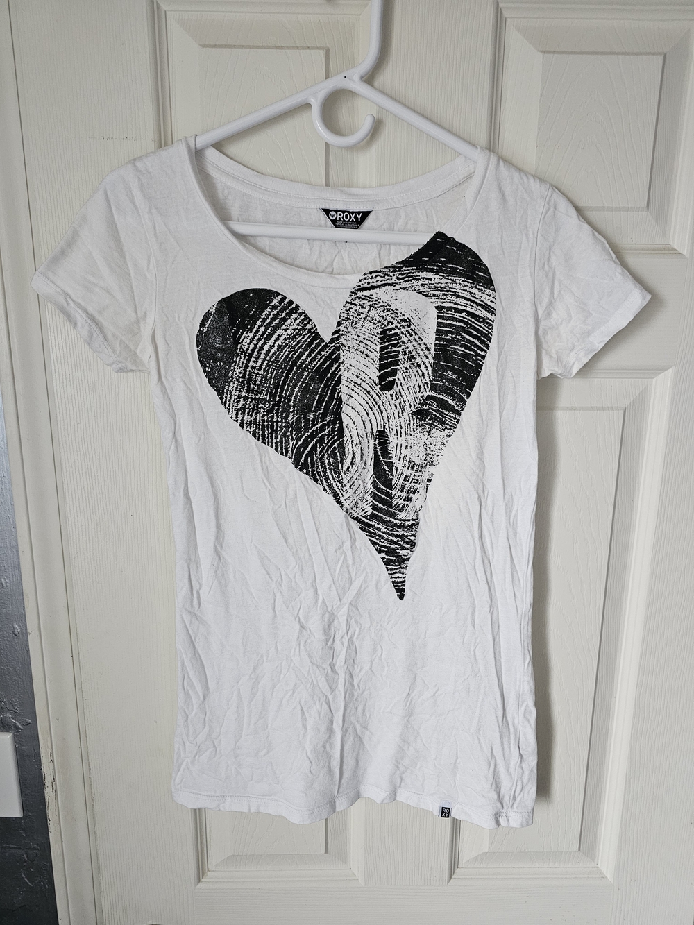Roxy White Graphic Tee Short Sleeve Heart Print Size S